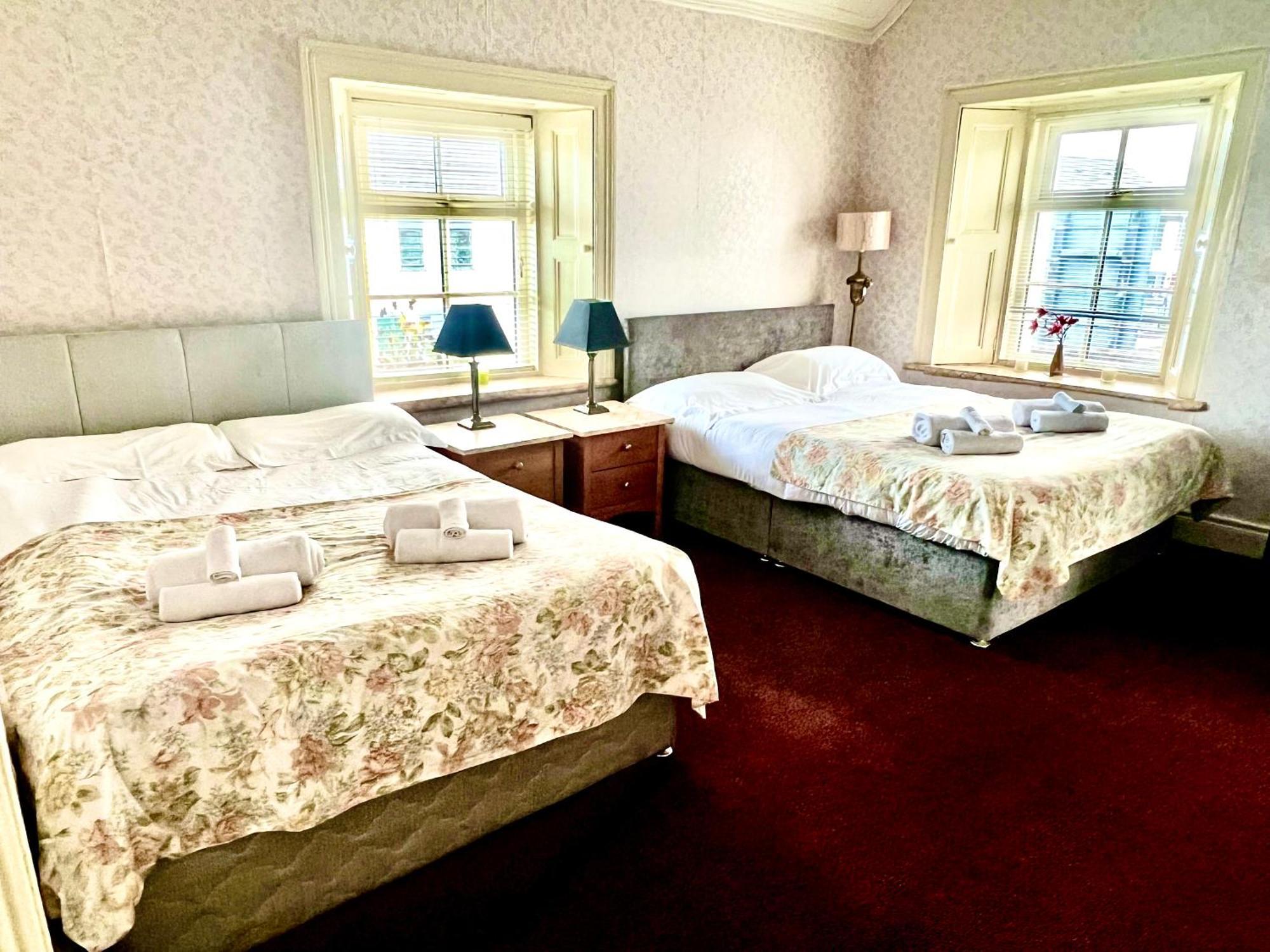The Coach House Inn Moycullen Exteriör bild