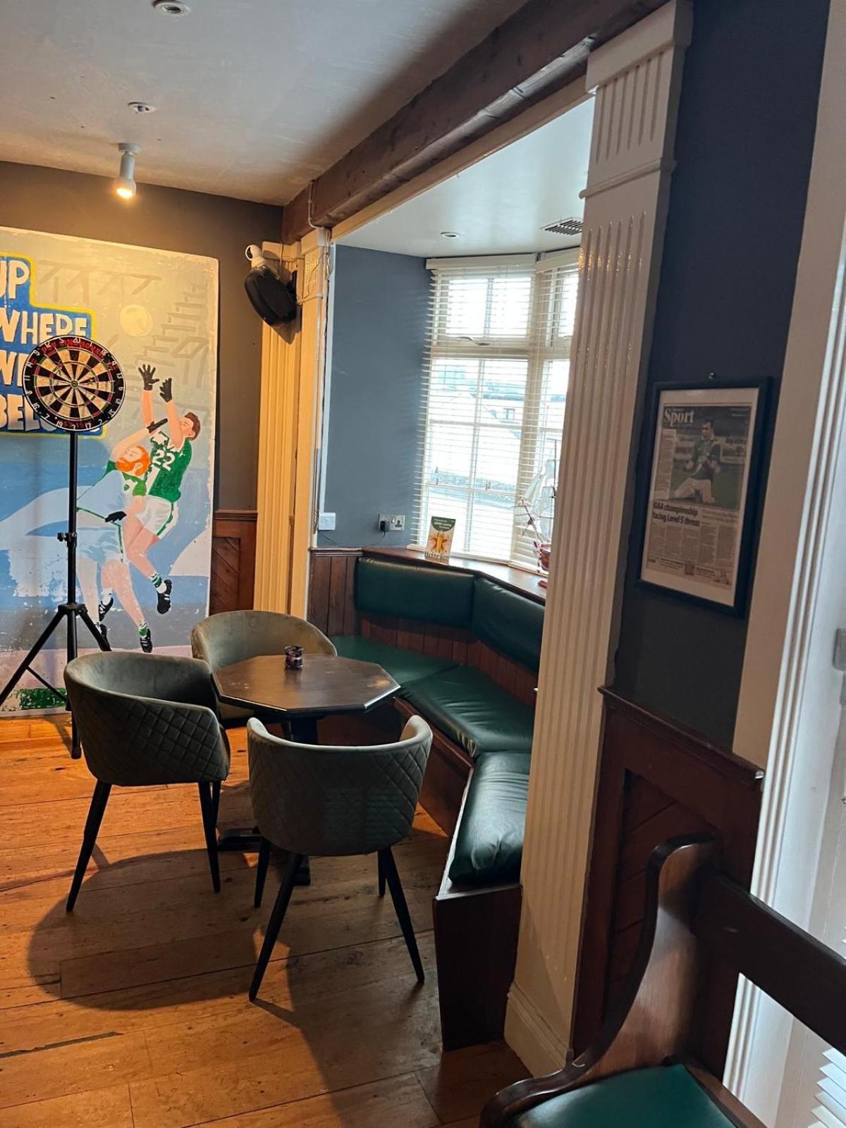 The Coach House Inn Moycullen Exteriör bild