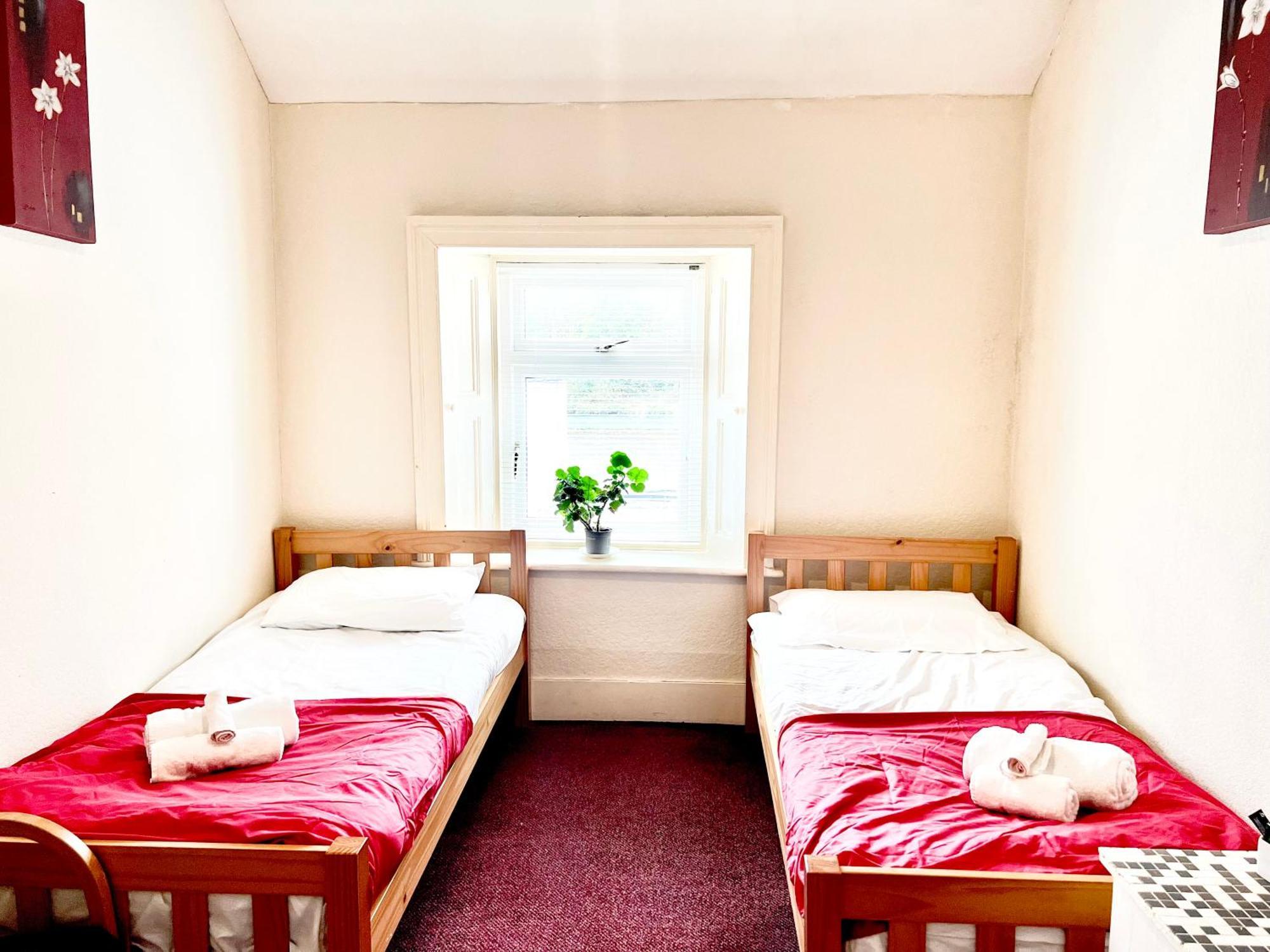 The Coach House Inn Moycullen Exteriör bild